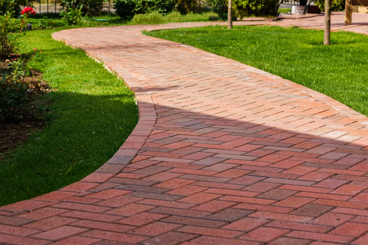 Commercial Paver Patios, Walkways, & Driveways in St. Louis