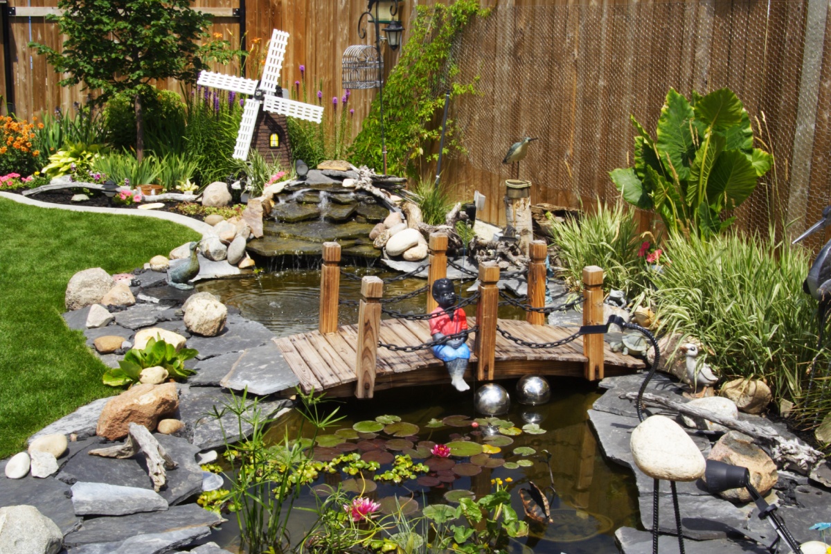 Water Features and Waterfalls | Pools and Landscaping in St. Louis